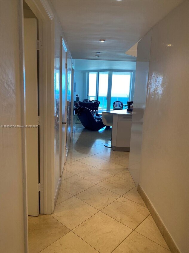 Primary Photo - 4779 Collins Ave