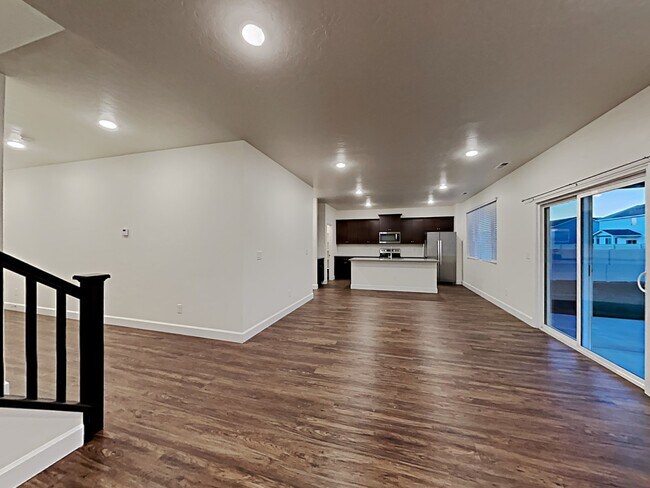 Foto del edificio - 9430 W Chino Street