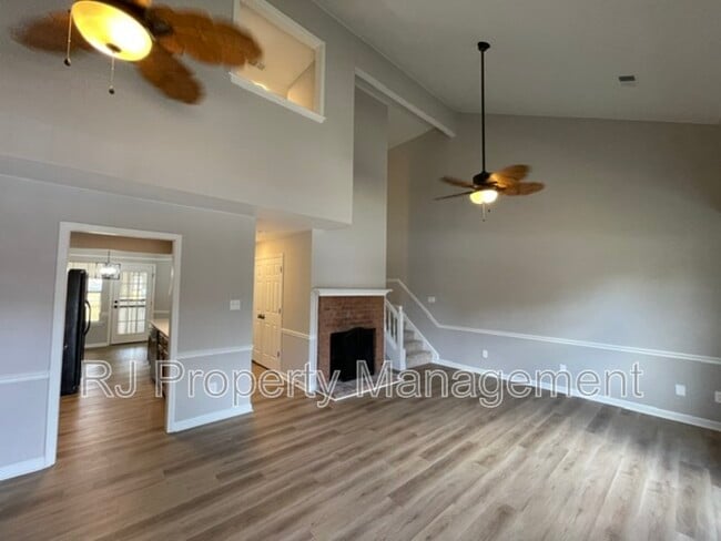 Building Photo - 6913 Snyder Rd