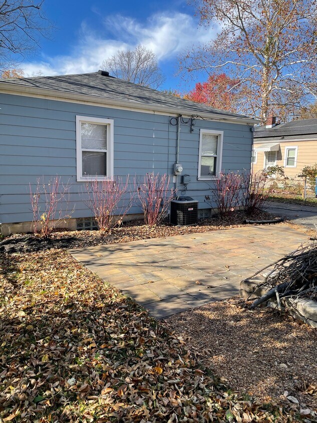 Primary Photo - 5855 Ralston Ave