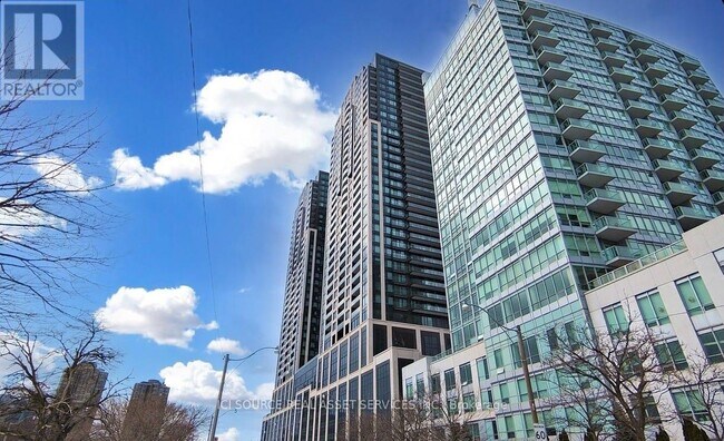 Building Photo - 1926 Lake Shore Blvd W