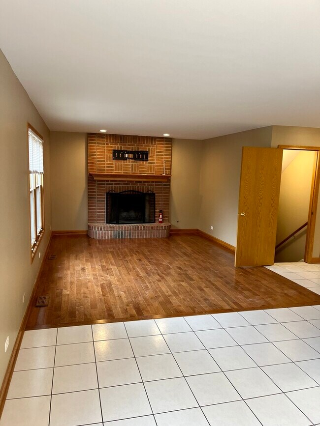 Building Photo - 934 Winnetka Terrace