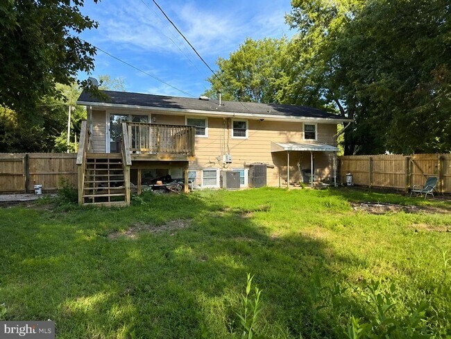 Foto del edificio - 8018 Hammond St