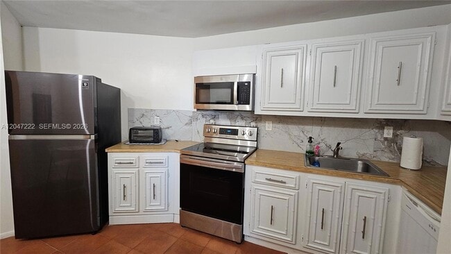 Photo - 800 PARKVIEW DR Unit 912 Apartment