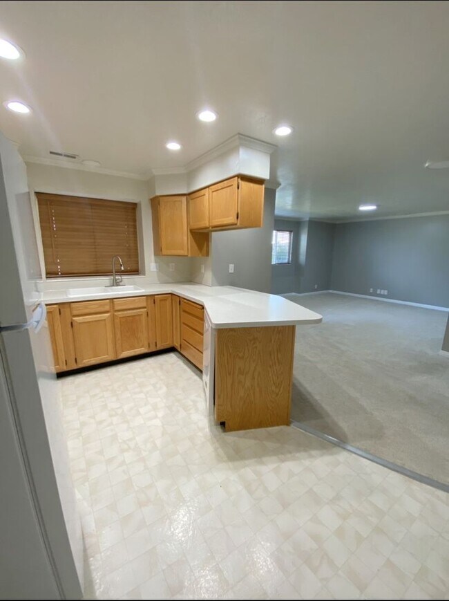 Foto del edificio - 1 Month Rent Free! 2 Bed 1.5 Bath Condo fo...