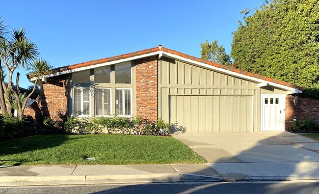 Building Photo - 29015 Trailriders Dr