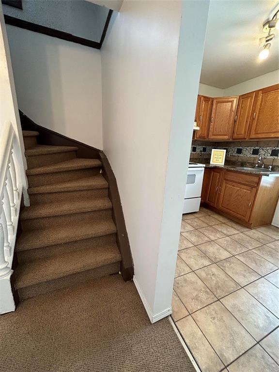 Photo du bâtiment - 629-629 Corydon Ave
