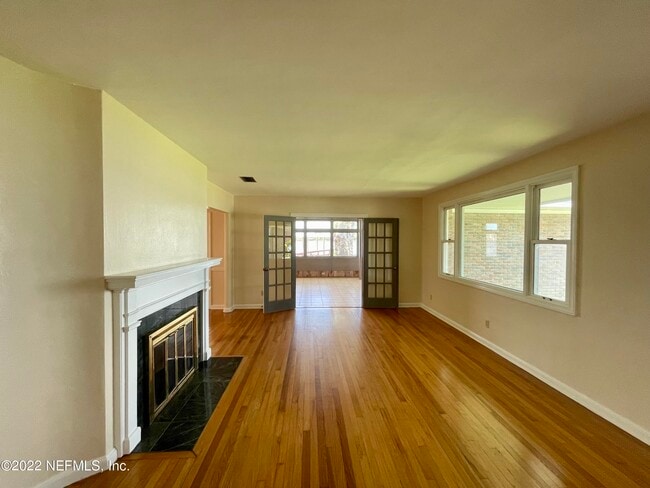Foto del edificio - 1016 Holmesdale Rd