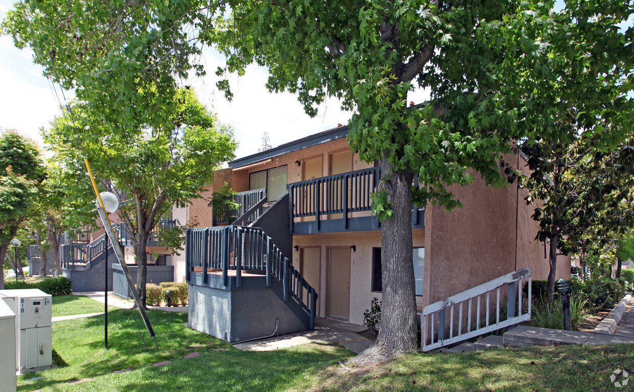 Building Photo - Summer Ridge at Fallbrook