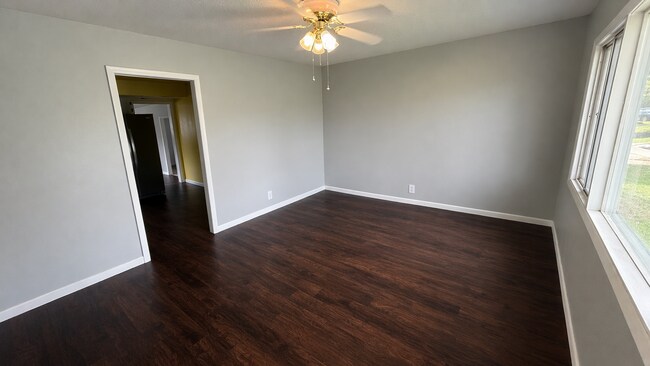 Sala de estar (entrada) - 245 Columbia St