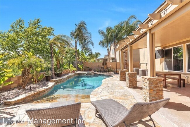 Foto del edificio - 5 br, 3 bath House - 31795 Brentworth St.