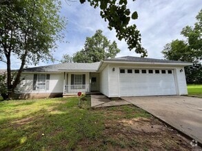 Building Photo - 716 N Hospital Dr