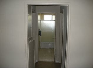 Building Photo - ADORABLE Arden Arcade 2 bedroom home! HUGE YARD!!  (Please reference entire ad for viewings)