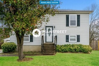 Building Photo - 10509 Hillpark Dr