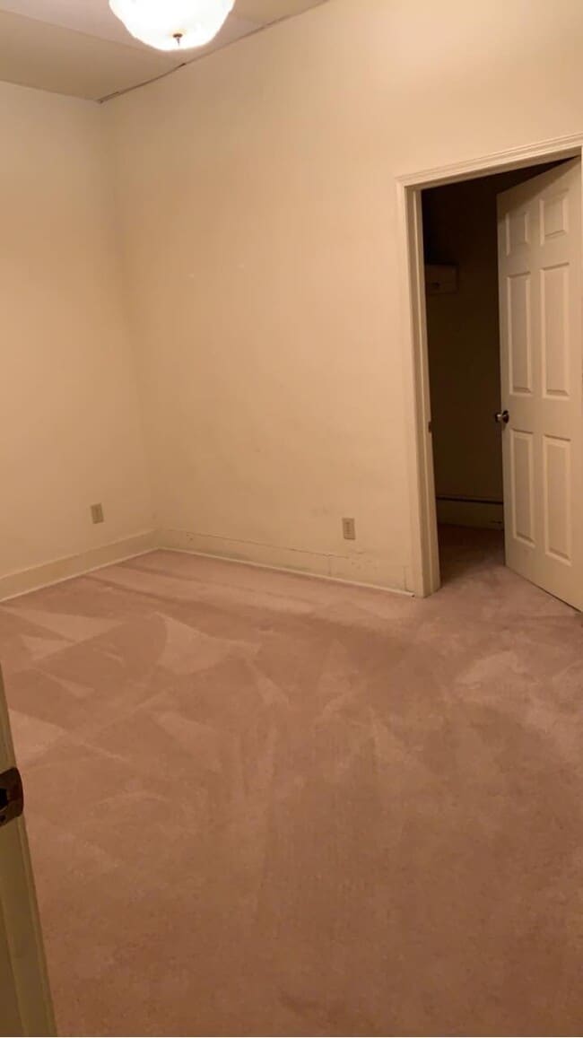 Bedroom - 122 E Wall St