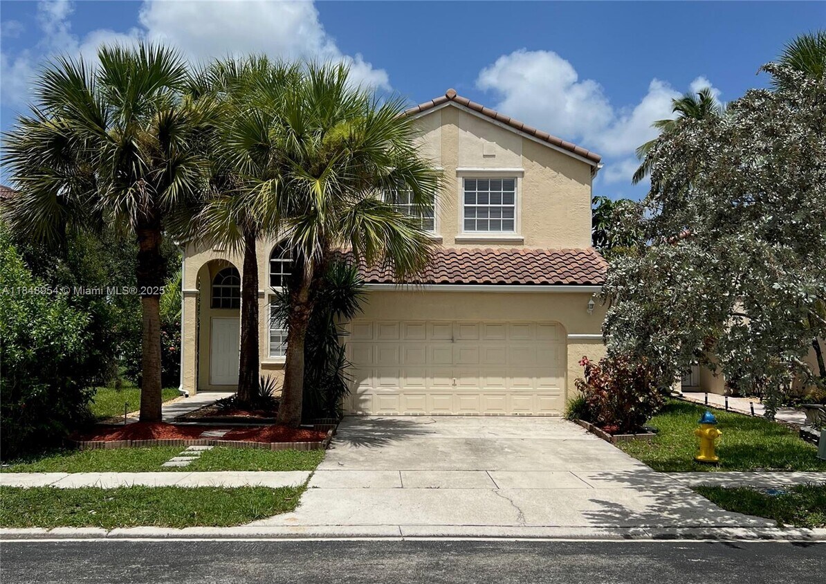 Foto principal - 315 NW 153rd Ave