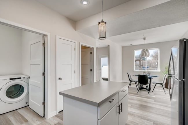 Building Photo - 708 Martin St