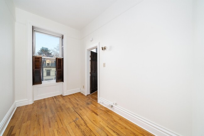 Foto del edificio - 828 Hudson St