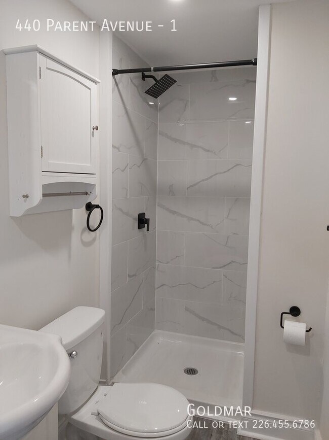 Photo du bâtiment - Renovated 1-Bedroom
