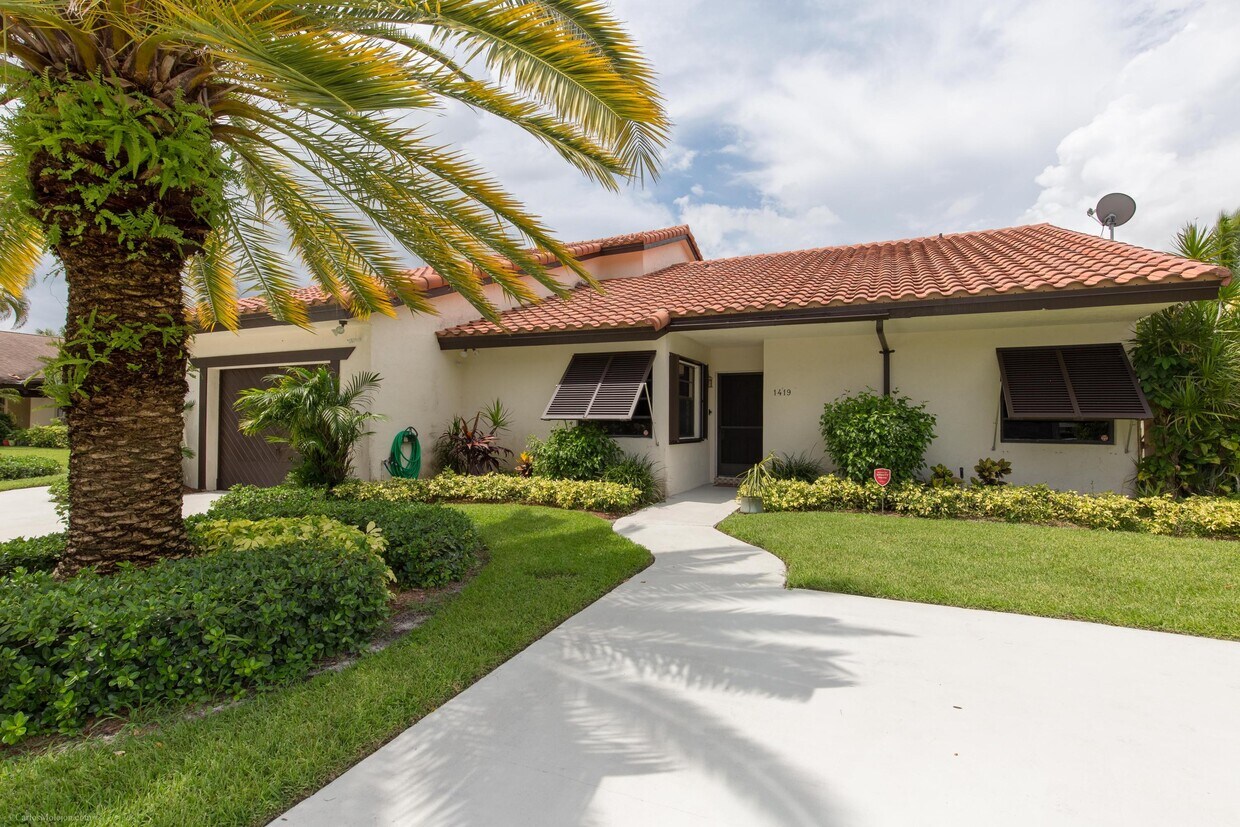 Foto principal - 1417 Riverside Cir