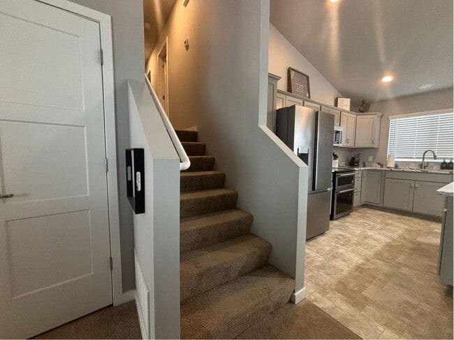 Photo - Beautiful Split-Level in BENNINGTON House