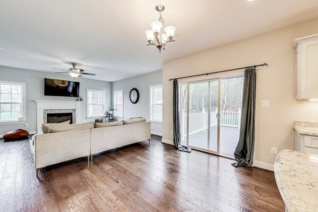 Building Photo - 2844 Deer Creek Ct