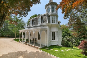 Building Photo - 66 Seminary St