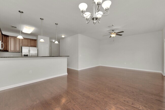 Foto del edificio - 116 Matt Blvd