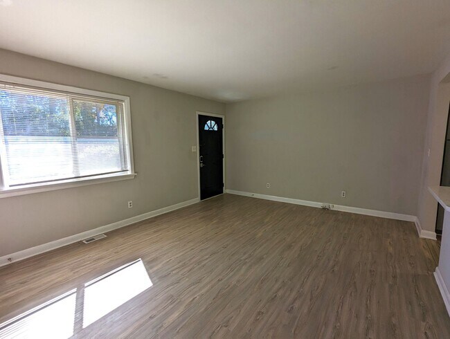 Foto del edificio - 3906 Lexington Dr