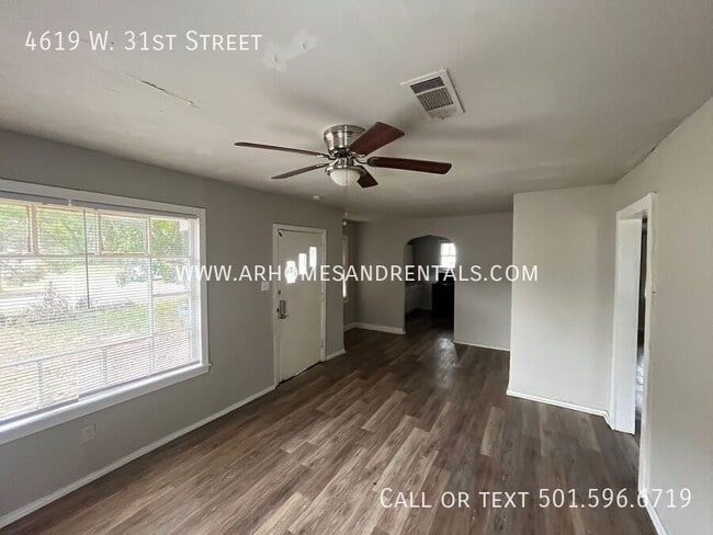 Foto del edificio - 4619 W 31st St