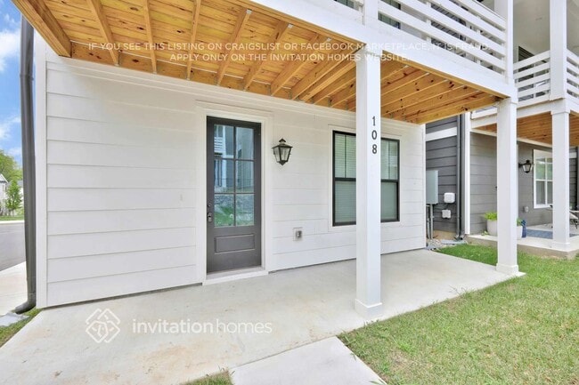 Building Photo - 647 Vernon Ave