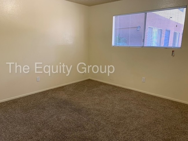 Foto del edificio - Downstairs unit in Giant Sequoia Village!