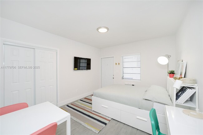 Foto del edificio - 770 NE 123rd St