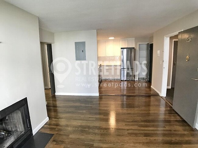 Building Photo - 2 bedroom in Boston MA 02130