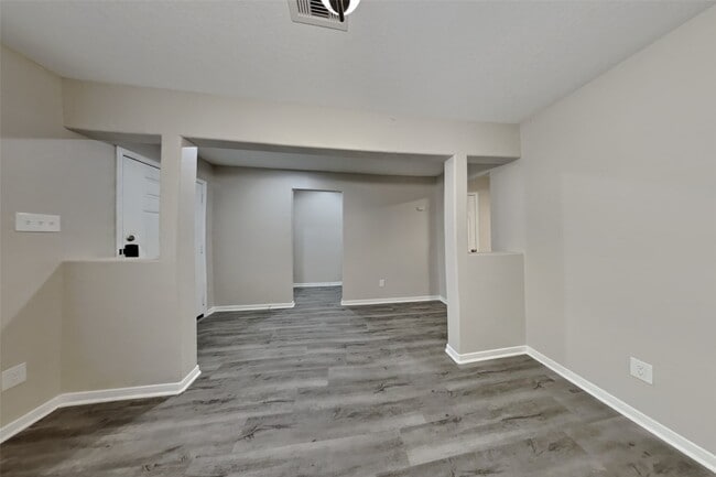 Building Photo - 5047 Lamppost Hill Ct