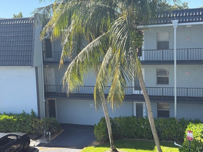 Building Photo - 9301 Lime Bay Blvd