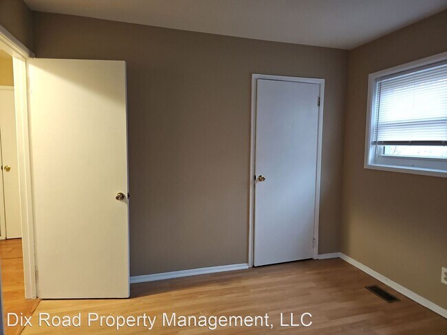 Building Photo - 3 br, 1.5 bath House - 6549 Canastota Drive,
