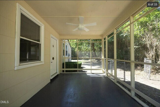 Foto del edificio - Charming Renovated Ranch – Turn-Key Ready in a Prime Raleigh Location