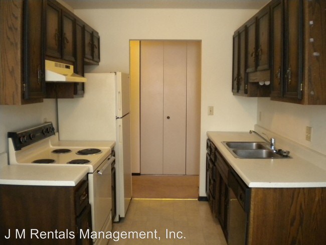 Interior Photo - Cambridge Square I