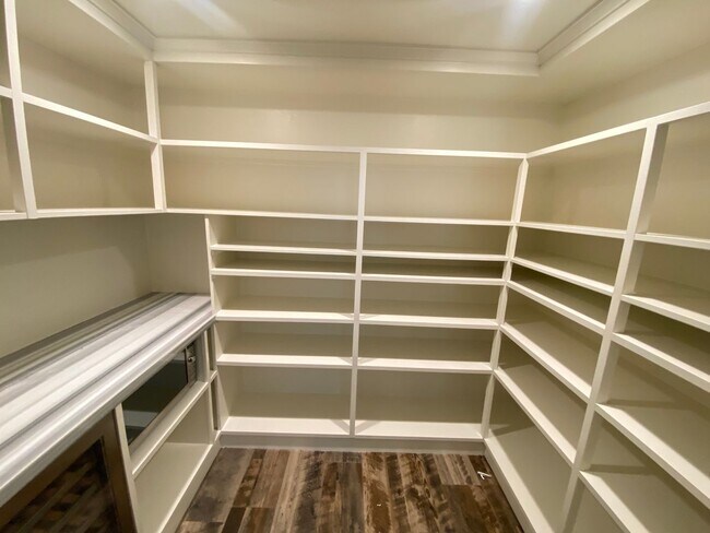 Foto del edificio - Gorgeous 3 bedroom 2 bath single family ho...