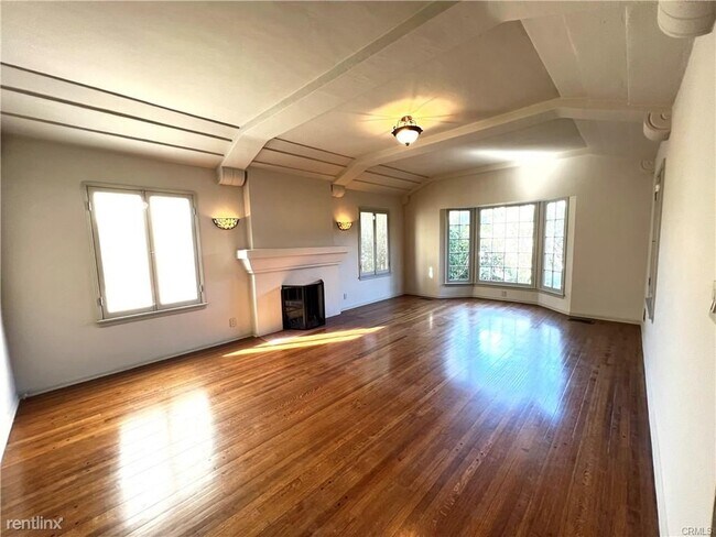 Foto del edificio - 3 br, 2 bath House - 8210 W 4th St