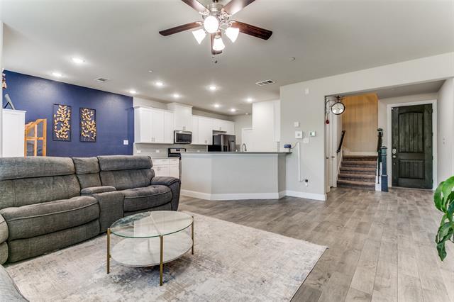 Foto del edificio - 657 Hutchinson Ln
