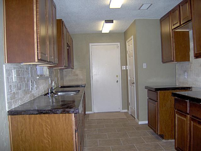 Building Photo - 2812 Whitehurst Dr