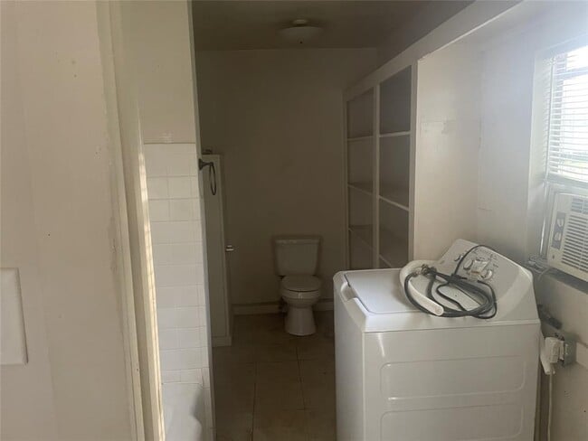 Building Photo - 1411 TX-150