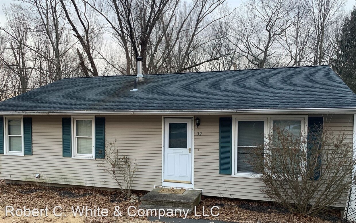 Primary Photo - 3 br, 1 bath House - 32 Celentano Drive