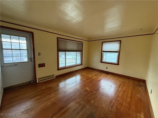 Building Photo - 4907 E 88th St