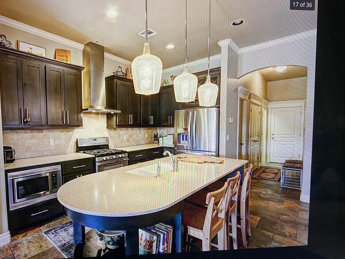 Foto principal - 19225 Blossom Ct