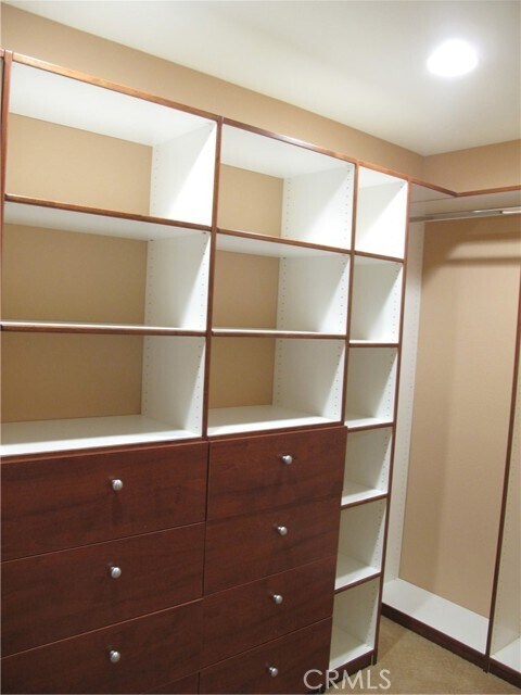 Building Photo - 32 Roycroft