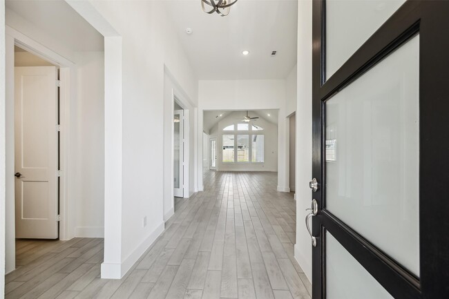 Foto del edificio - 2810 Wild Berry Ct