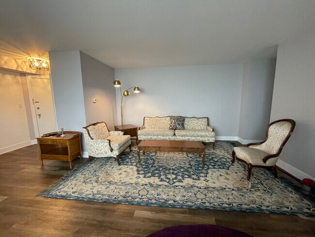 Foto del edificio - 6325 N Sheridan Rd